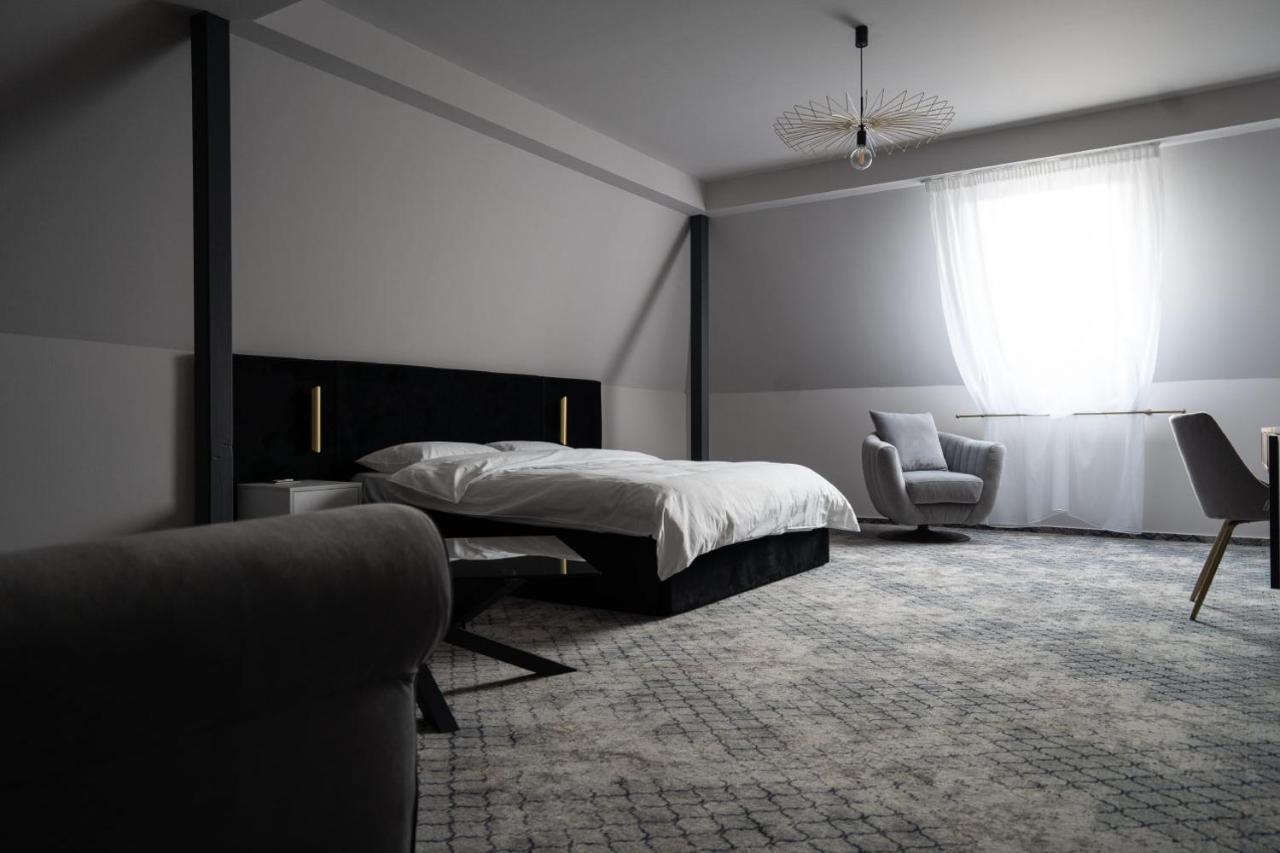Hotel Cristal คลูจ-นาโปกา ภายนอก รูปภาพ