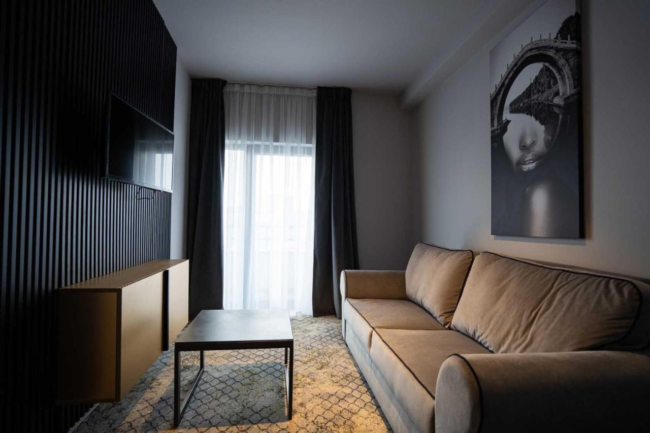 Hotel Cristal คลูจ-นาโปกา ภายนอก รูปภาพ