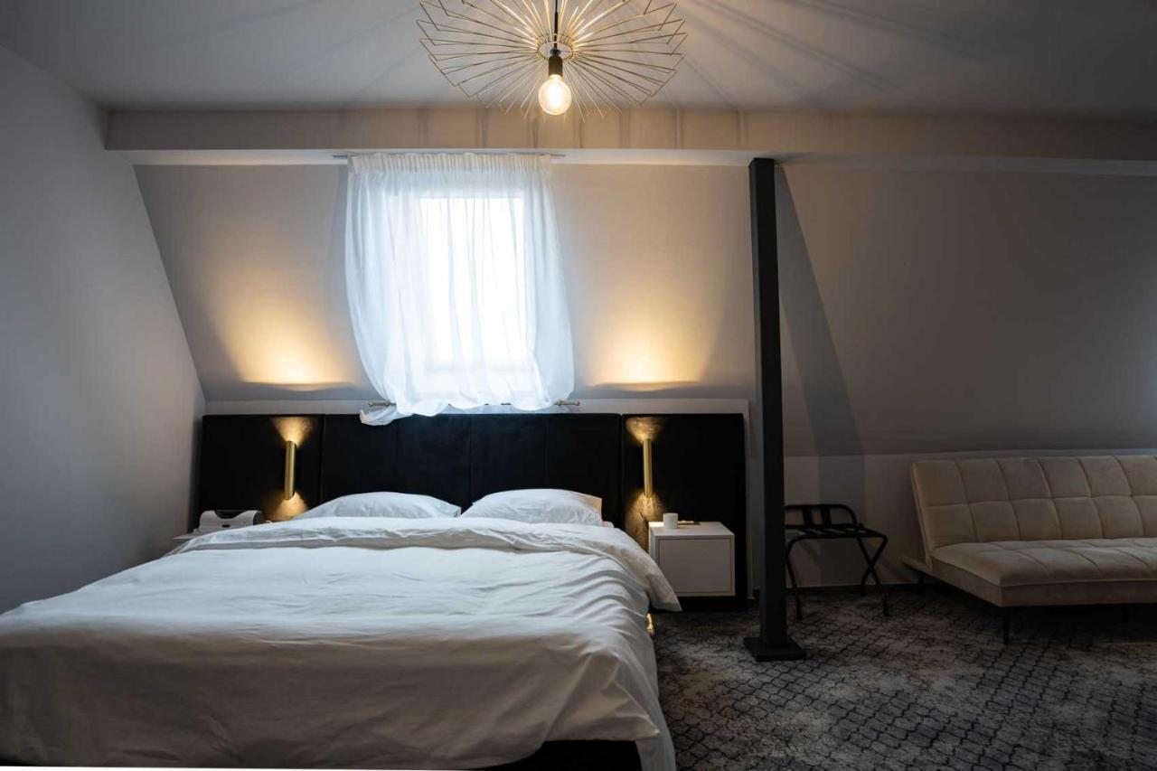Hotel Cristal คลูจ-นาโปกา ภายนอก รูปภาพ