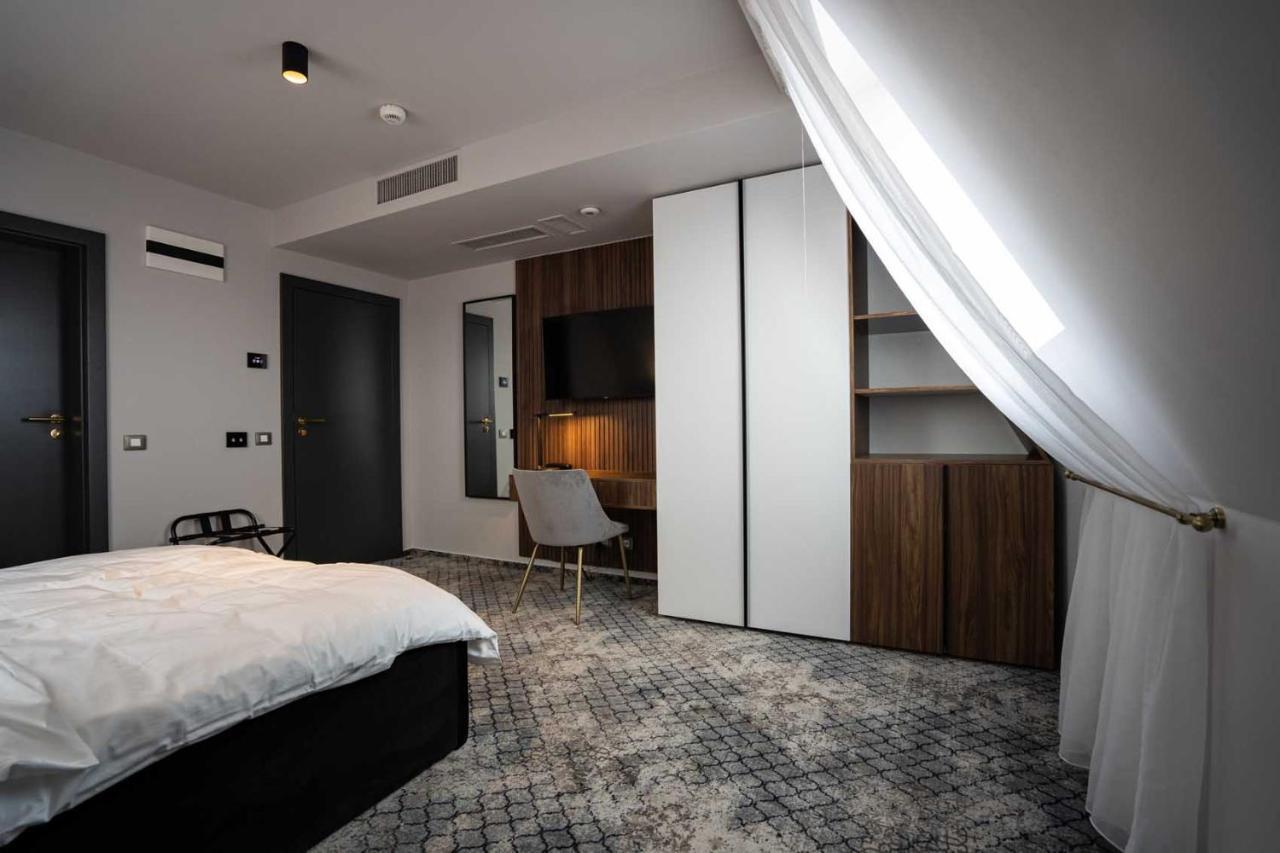 Hotel Cristal คลูจ-นาโปกา ภายนอก รูปภาพ