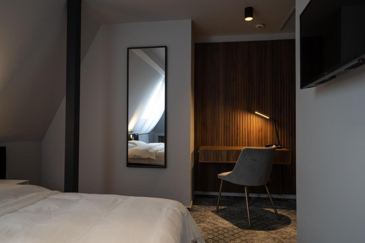 Hotel Cristal คลูจ-นาโปกา ภายนอก รูปภาพ