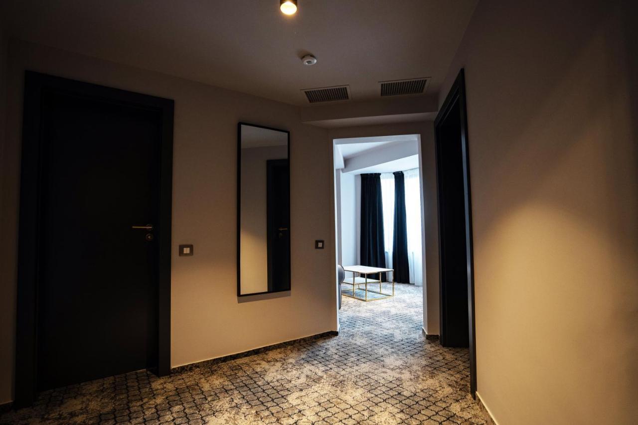 Hotel Cristal คลูจ-นาโปกา ภายนอก รูปภาพ