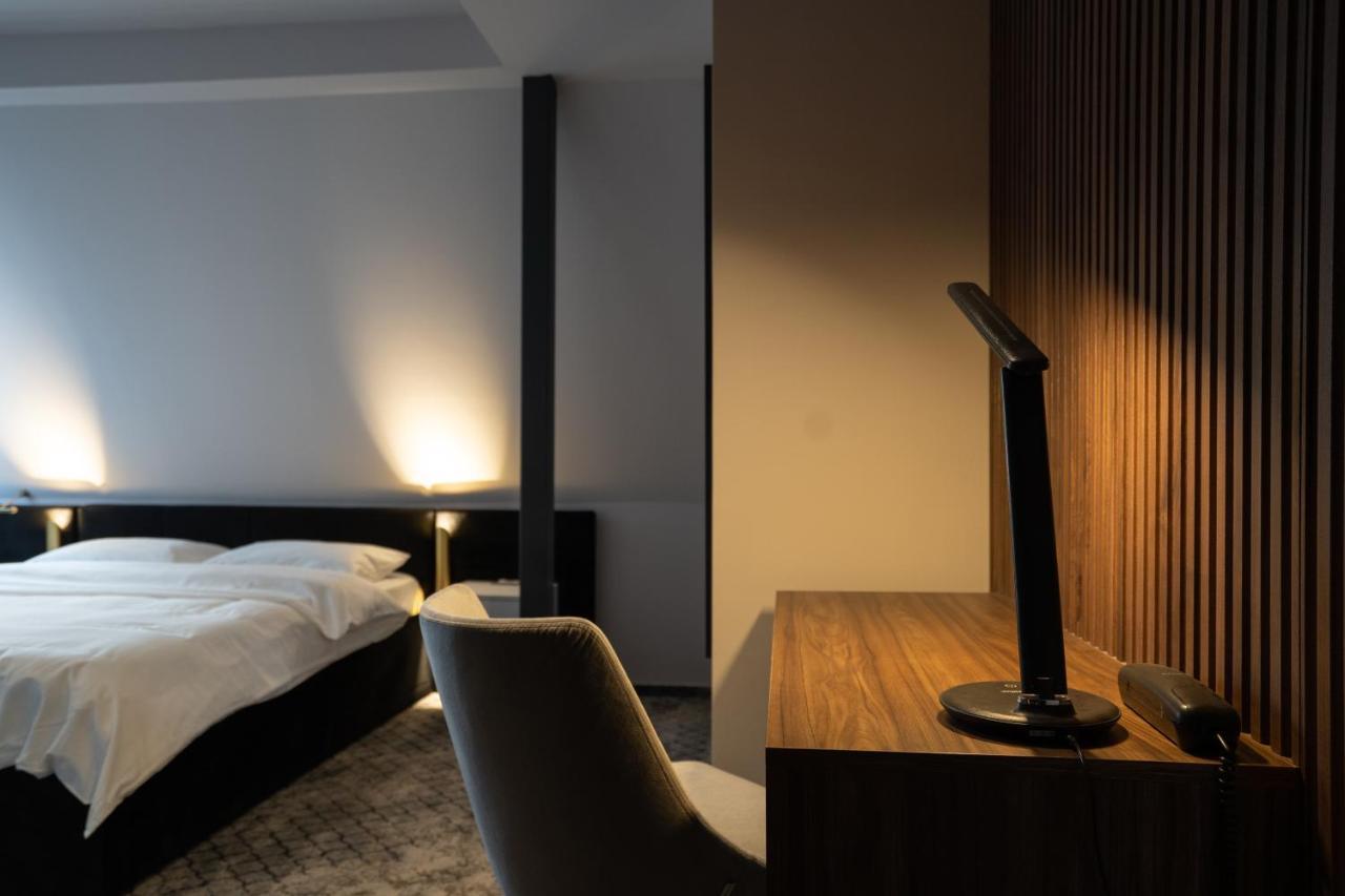 Hotel Cristal คลูจ-นาโปกา ภายนอก รูปภาพ