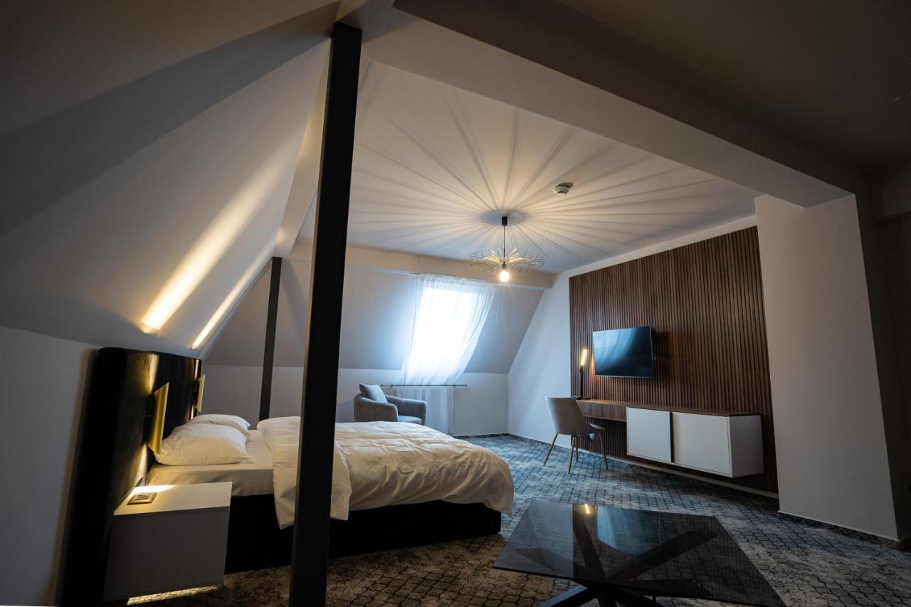 Hotel Cristal คลูจ-นาโปกา ภายนอก รูปภาพ